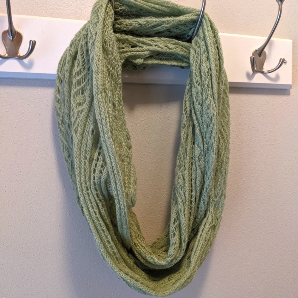 Women's knit infinity scarf